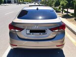 Hyundai Elantra-8