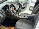 Opel Insignia-23