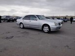 Mercedes E 240-4