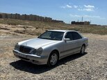 Mercedes E 240-5
