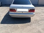 Mercedes E 240-2