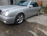 Mercedes E 240-11