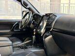 Toyota Land Cruiser-6