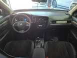 Mitsubishi Outlander-11