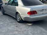 Mercedes E 240-6