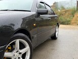 Mercedes E 240-11