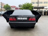 Mercedes E 240-6