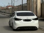 Hyundai Elantra-11