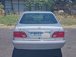 Mercedes E 240-2