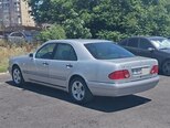 Mercedes E 240-4