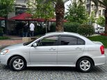 Hyundai Accent-4