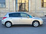 Nissan Tiida-5