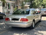 Mercedes E 240-4
