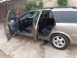 Opel Vectra-11