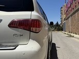 Infiniti QX56-12