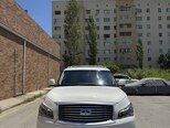 Infiniti QX56-1