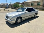 Mercedes E 220-2