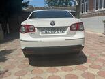 Volkswagen Jetta-8