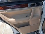 Volkswagen Touareg-2