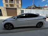Hyundai Elantra-8