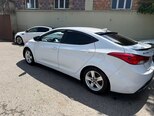 Hyundai Elantra-4