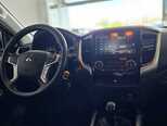 Mitsubishi L200-12