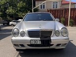 Mercedes E 240-1