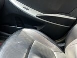 Hyundai Accent-12