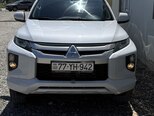 Mitsubishi L200-1