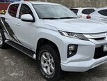Mitsubishi L200-16