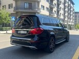 Mercedes GL 500 4MATIC-10