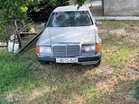 Mercedes 200 D-1