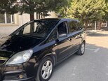 Opel Zafira-11