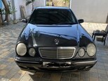 Mercedes E 270-1