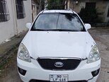 Kia Carens-1