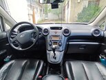 Kia Carens-5