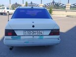 Mercedes 200 D-2