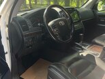 Toyota Land Cruiser-10