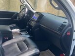 Toyota Land Cruiser-11
