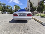 Mercedes E 240-5