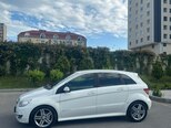 Mercedes B 180-4