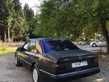 Mercedes 250 D-6