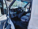Ford Transit-9