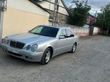Mercedes E 270-6