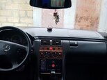 Mercedes E 270-9