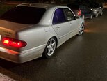 Mercedes E 270-4