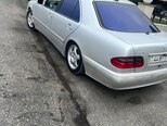 Mercedes E 270-7