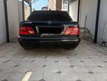 Mercedes E 240-2
