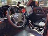 Mitsubishi Pajero-8