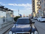 Mercedes E 280-1